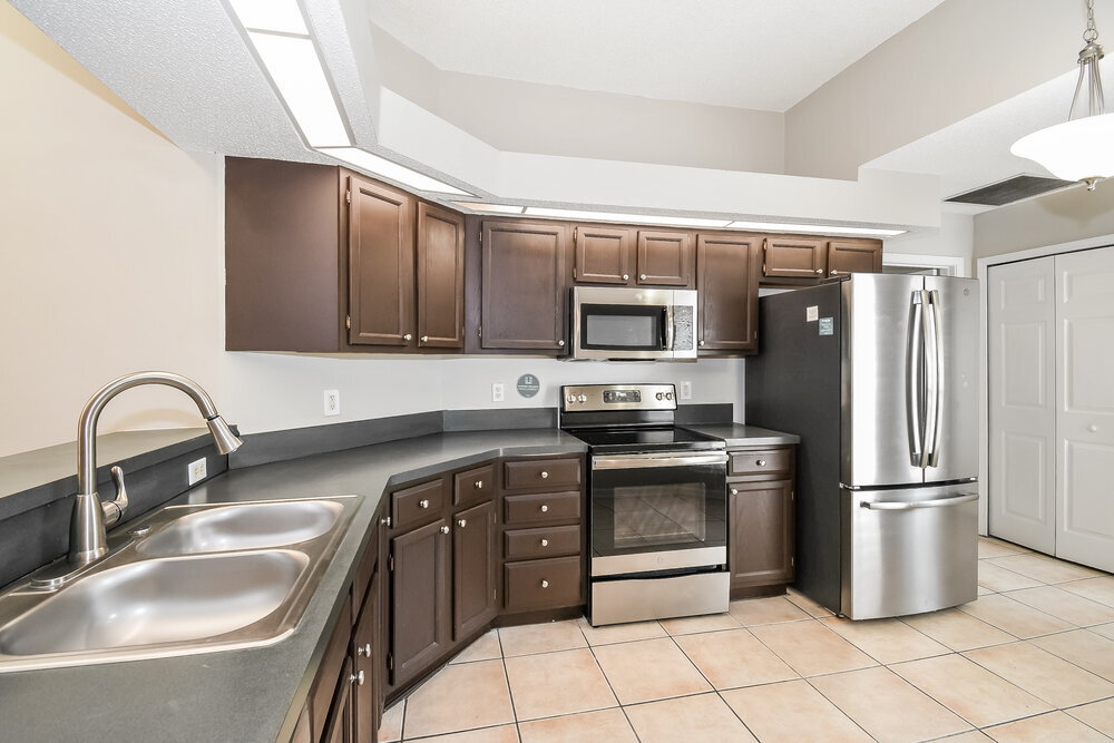 Building Photo - 3401 Millcrest Dr