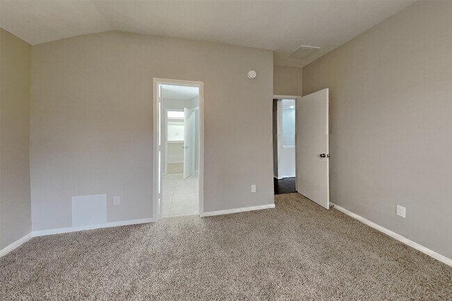 Building Photo - 4959 Sentry Woods Ln