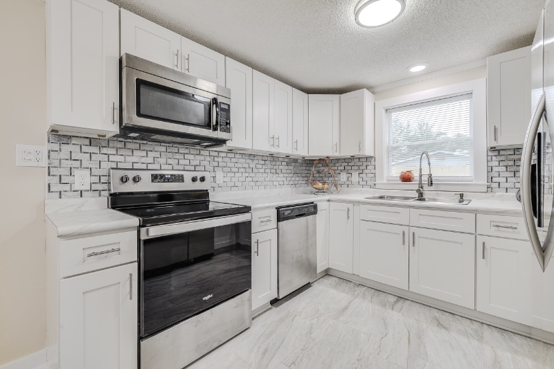 Building Photo - 105 Maple Cir