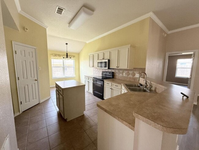 Building Photo - 2409 Gail Dr