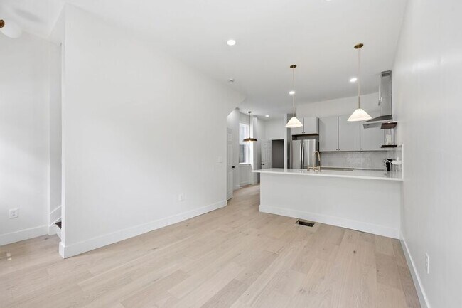 Building Photo - 830-834 Oak Street