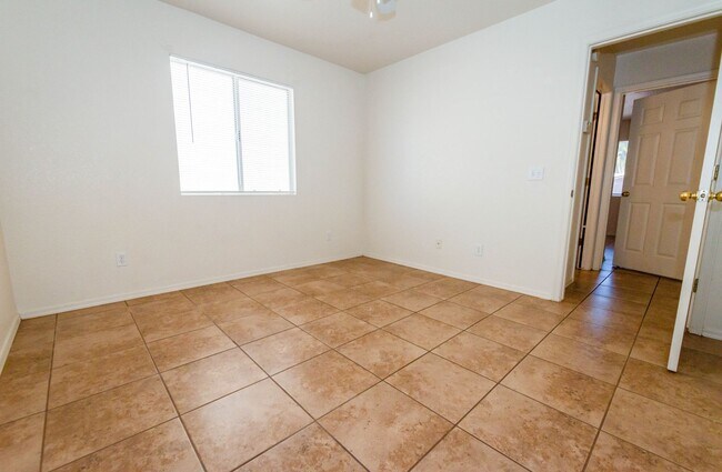 Building Photo - 1083 Desert Oak Pl