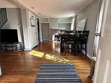 Building Photo - 5 Drumore Cres