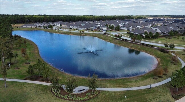 Building Photo - 16412 Big Hickory Dr