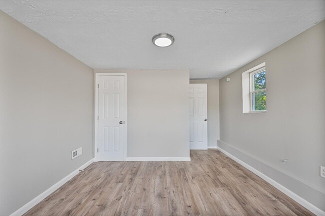Building Photo - 4241 Tee Jay Dr NW