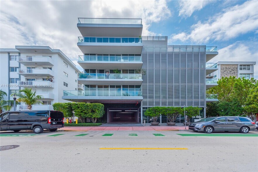 Building Photo - 321 Ocean Dr