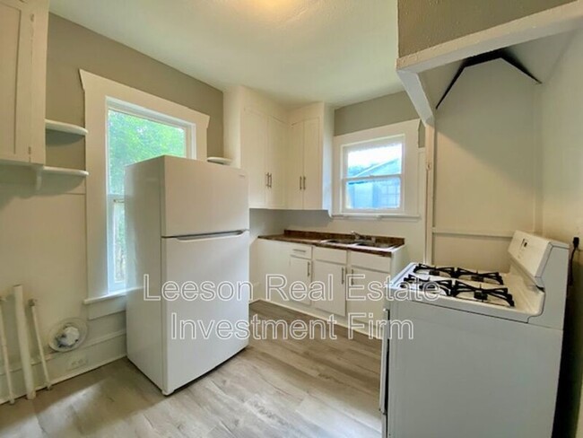 Building Photo - 2725 Lillian St