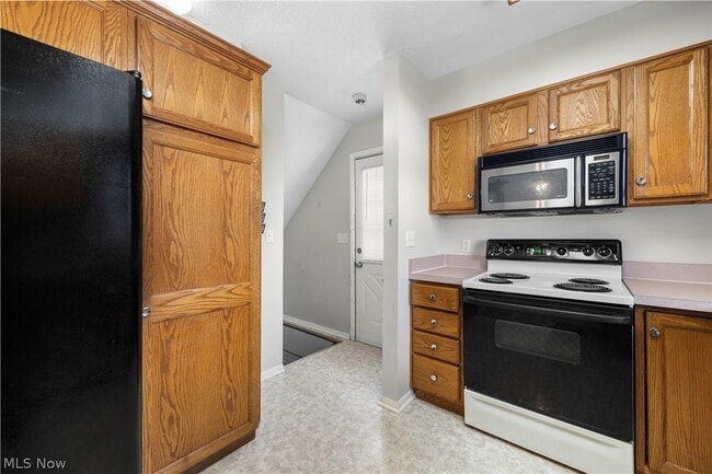 Building Photo - 17050 Sheldon Rd