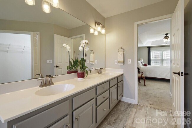 Building Photo - 6520 Red Maple Dr