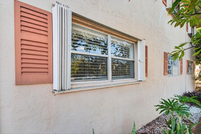 Building Photo - 500 SW 2nd Ave