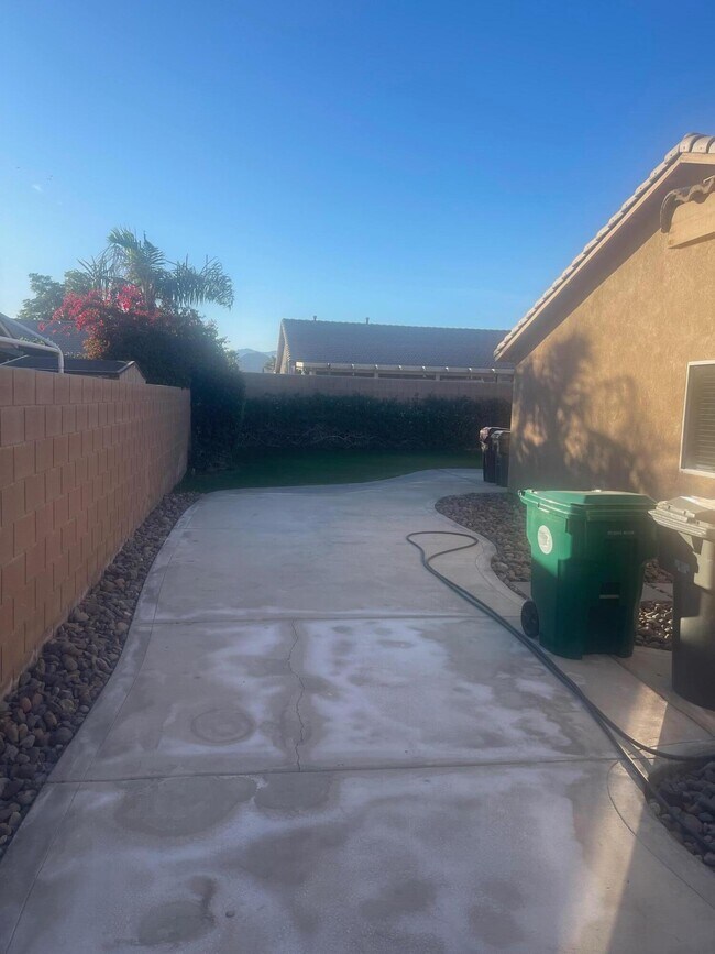 Building Photo - 47537 Calle Diamante