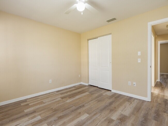 Building Photo - RENT THIS HOME WITH ZERO DEPOSIT