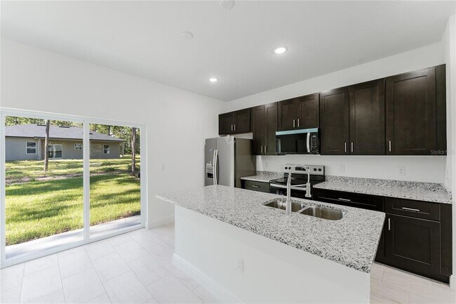 Building Photo - 627 W Glenhaven Dr