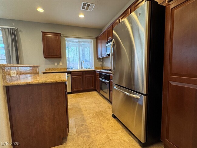 Building Photo - 8278 Apple Barn Ave