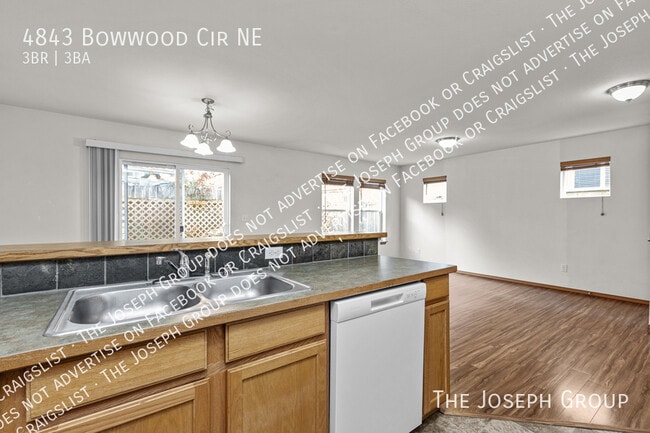 Building Photo - 4843 Bowwood Cir NE