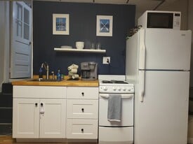 Building Photo - 649 Smadbeck Ave