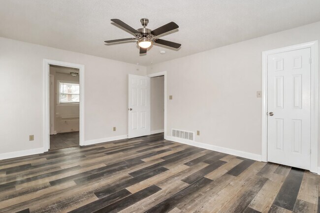 Building Photo - 675 S Collierville Arlington Rd