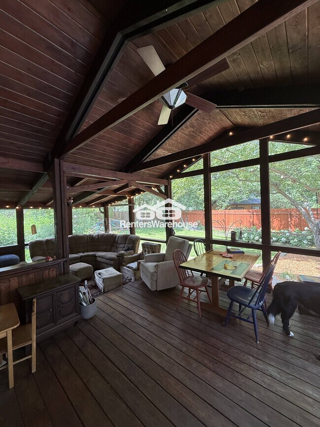Building Photo - 16436 Elm Dr