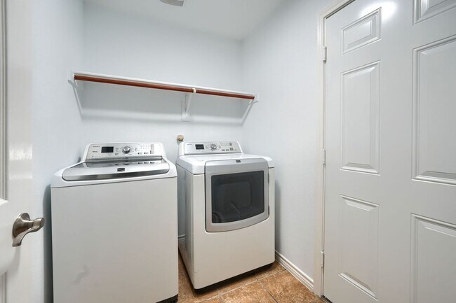 Building Photo - 12177 Salt Grass Ln