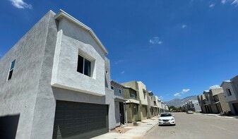 Building Photo - 2809 N Fair Oaks Ave