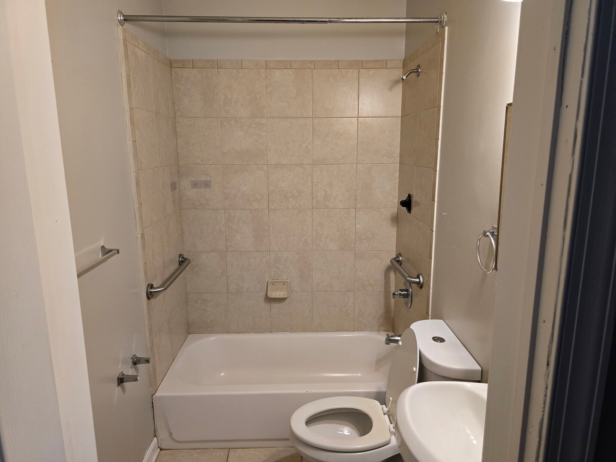 Building Photo - 615 Homestead St