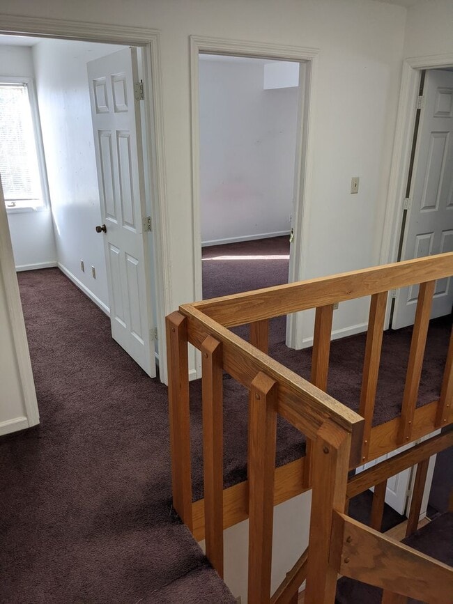 Building Photo - 1709 E Willow Ct