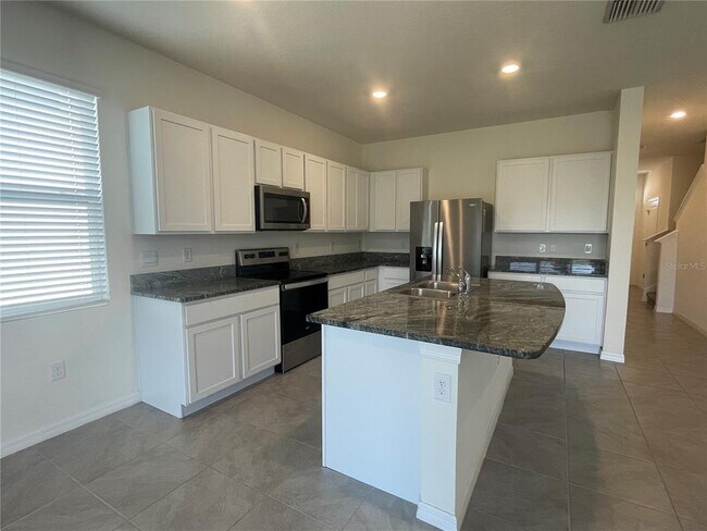 Building Photo - 33078 Major Oak Dr