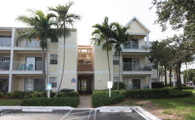 Building Photo - 650 Island Club Dr