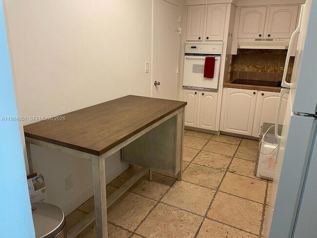 Building Photo - 3901 S Ocean Dr