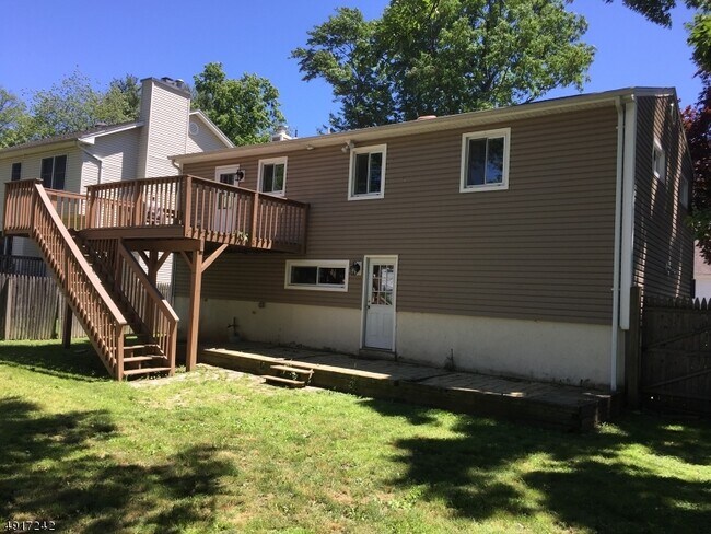 Building Photo - 27 Haddon Rd