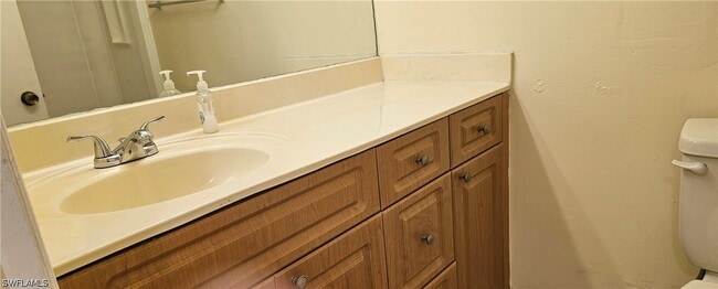 Building Photo - 2865 Winkler Ave