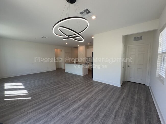 Building Photo - 20947 Spring Mountain Rd