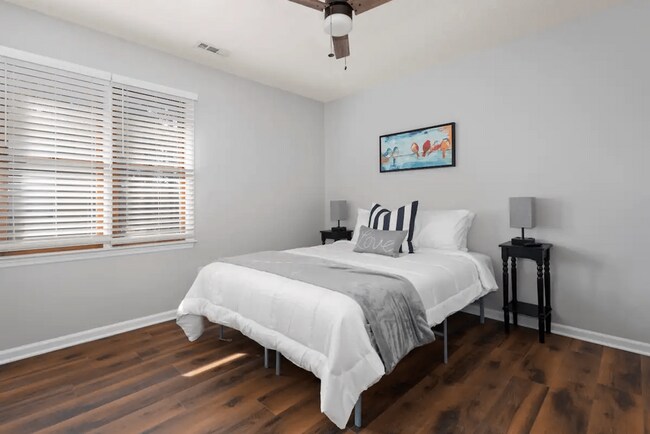 Building Photo - 2-Bedroom, 2-Bath Apartment in Fayetteville – Spacious Layout & Great Location!