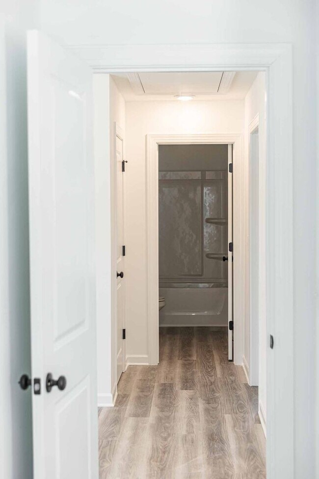 Building Photo - BRAND NEW SINGLE FAMILY HOME IN LOGANVILLE