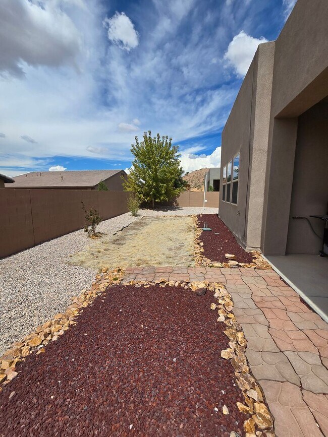 Building Photo - COMING SOON! Beautiful 4 bed, 3.5 bath in ...