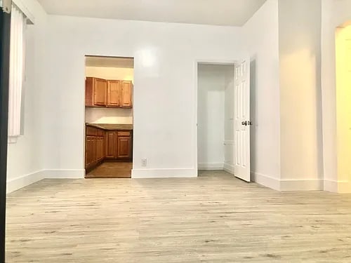 Building Photo - 121 N New Hampshire Ave