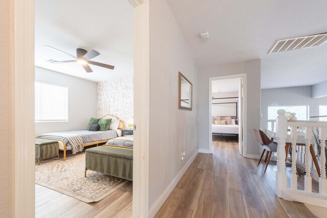 Building Photo - 5924 E Woodridge Dr