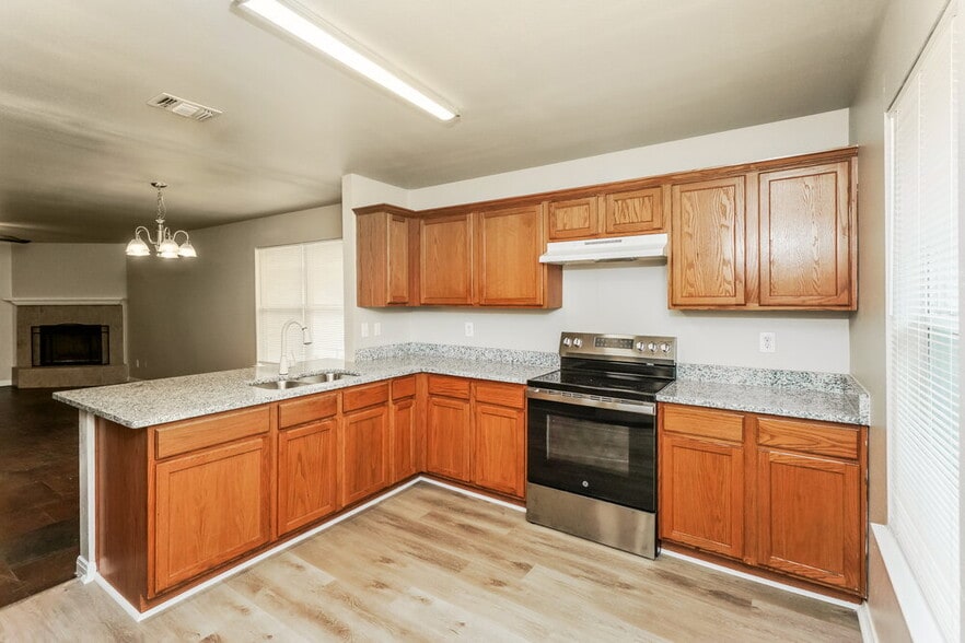 Building Photo - 417 Canterbury Ln