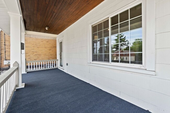 Building Photo - 349 Ridgewood Ave