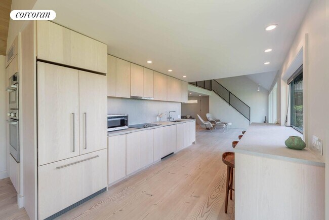 Building Photo - 590 Haywaters Dr
