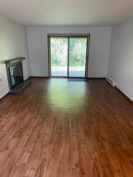 Living room - 4083 Applewood Ln