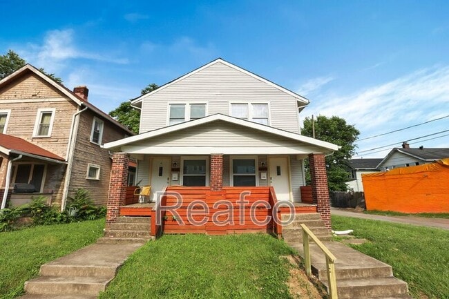 Primary Photo - 448 N Champion Ave
