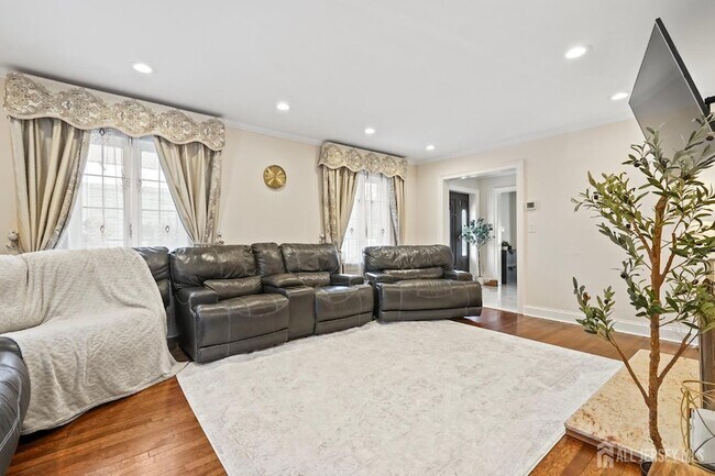 Building Photo - 95 Westons Mill Rd