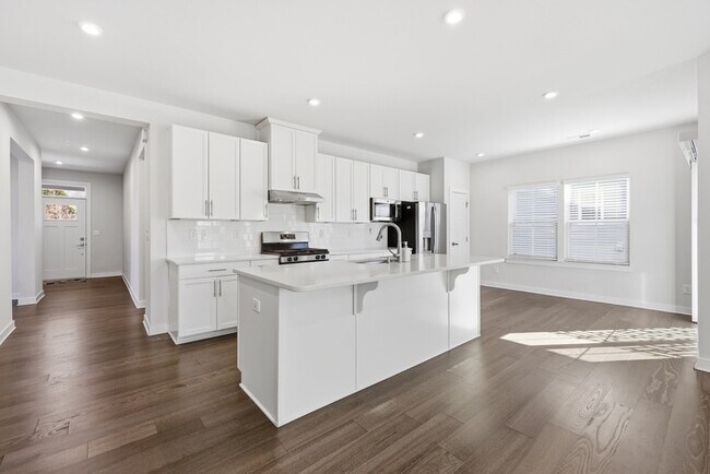 Building Photo - 6334 Cambridge Dr
