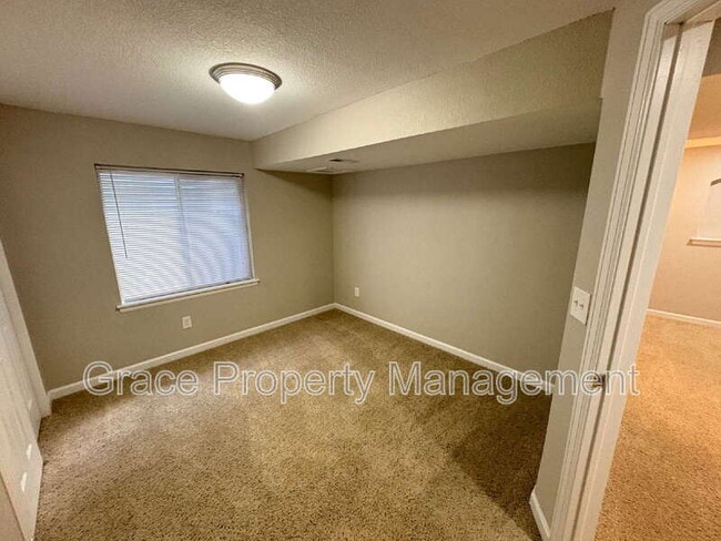 Building Photo - 12247 Crabapple St