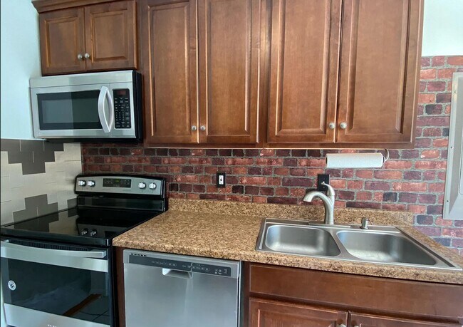 Building Photo - 12730 Veirs Mill Rd