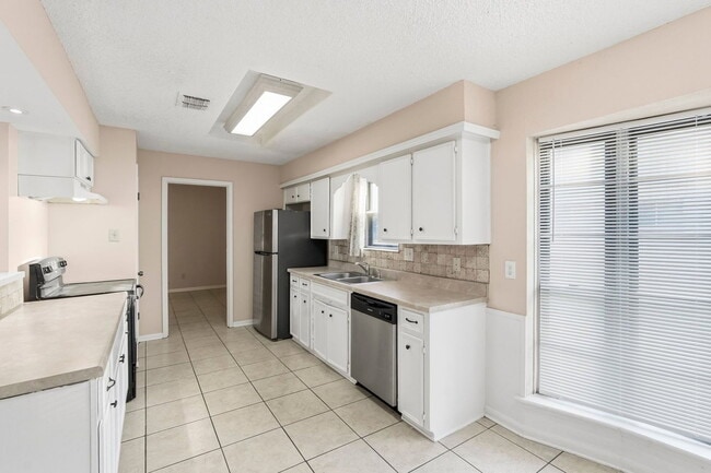 Building Photo - 22222 Kerryblue Dr