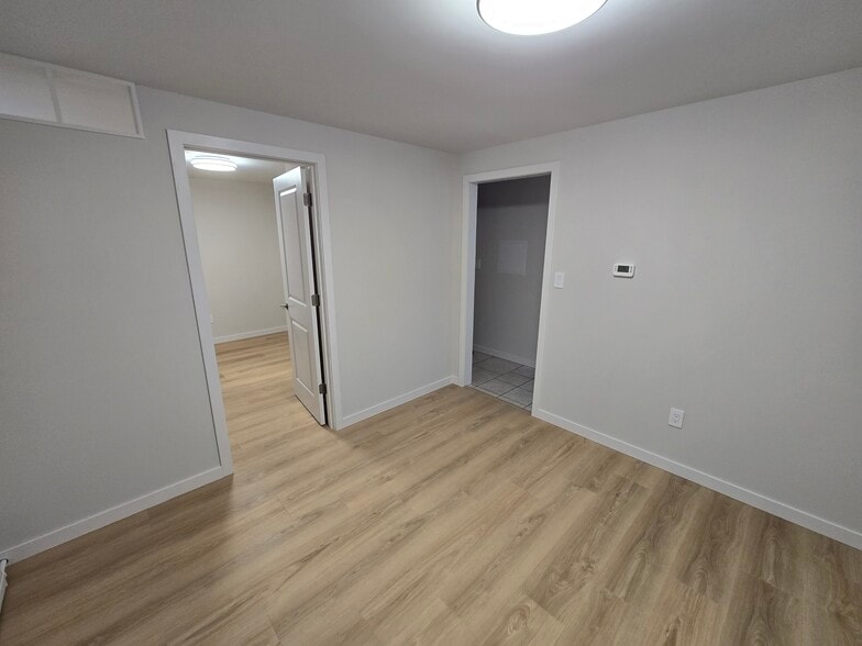 Building Photo - 117 Riverview Ave