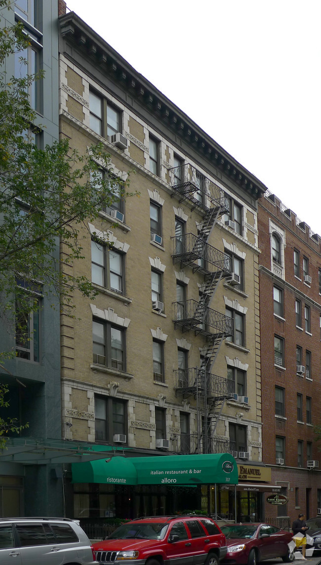 Primary Photo - 307 East 77 Street