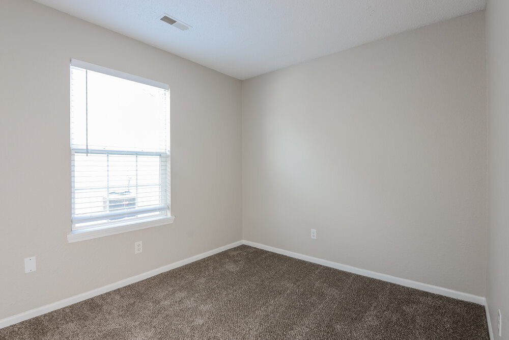 Building Photo - 6137 Longmeadow Dr